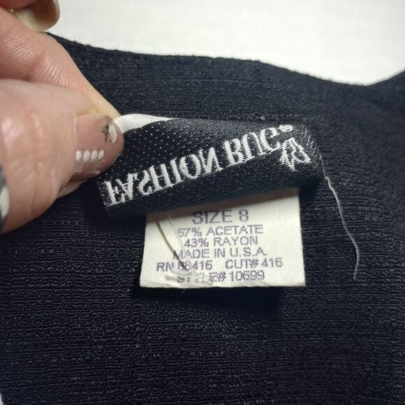 Short sleeve open top with beaded trimmed bow detail - Picture 2 of 9